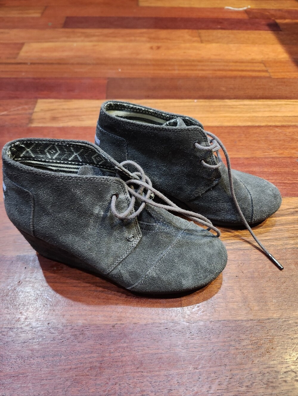 Toms Gray Suede Desert Wedge Lace-Up Booties Women's Size 7